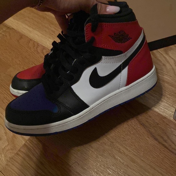 Jordan 1 top 3 GS - no heel drag - no odor - box - receipt - no creases. 5 boys - Picture 2 of 6